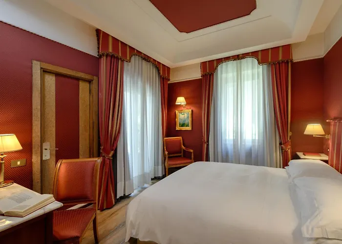Western Rivoli Otel 4*