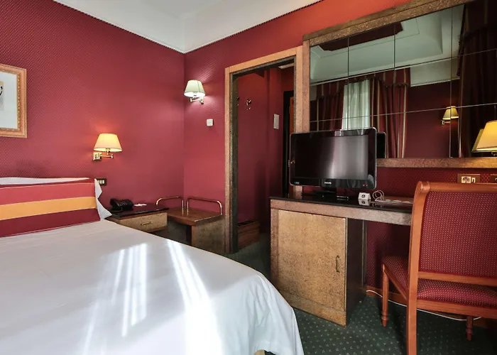 Western Rivoli Otel