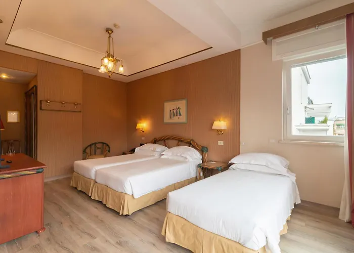 Western Rivoli 4* Roma